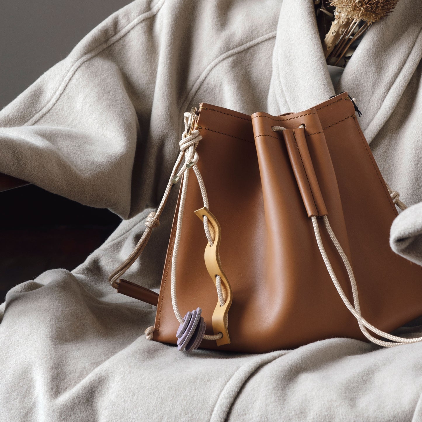 Jazzy Adornment - Loop - Olive / Teak