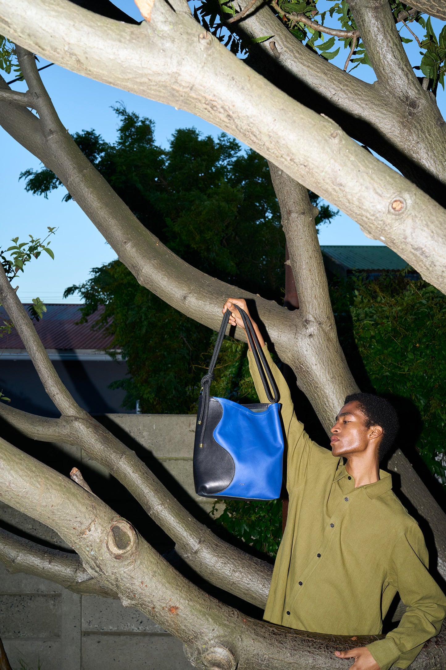 Ripple Tote - Black / Cobalt