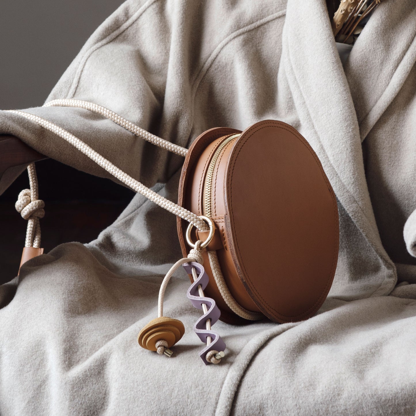 Jazzy Adornments - Swing - Olive / Teak